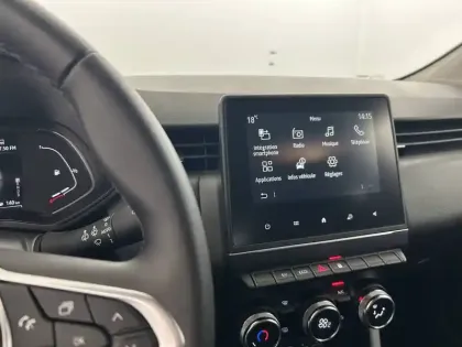 Photo 20 Renault Clio  E-Tech full hybrid 145