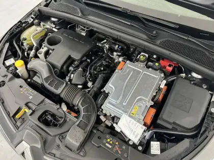 Photo 29 Renault Clio  E-Tech full hybrid 145