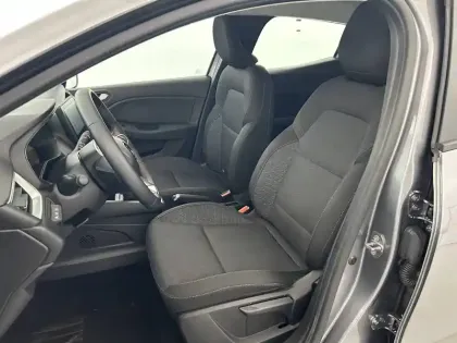 Photo 17 Renault Clio  E-Tech full hybrid 145