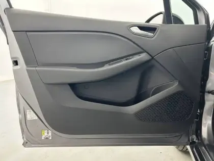 Photo 19 Renault Clio  E-Tech full hybrid 145