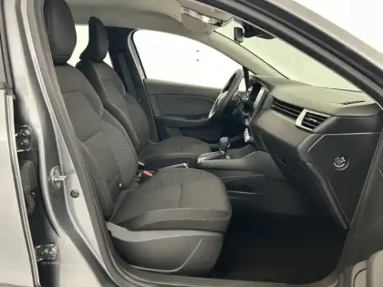 Photo 22 Renault Clio  E-Tech full hybrid 145