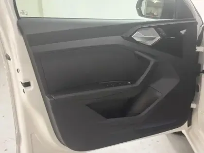 Photo 12 Audi A1  Sportback 30 TFSI 110 ch S tronic 7