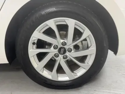 Photo 7 Audi A1  Sportback 30 TFSI 110 ch S tronic 7