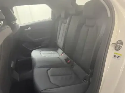 Photo 11 Audi A1  Sportback 30 TFSI 110 ch S tronic 7