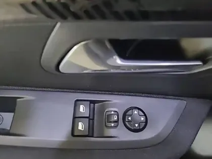 Photo 30 Peugeot 208  Electrique 50 kWh 136ch