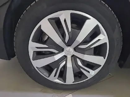 Photo 12 Peugeot 208  Electrique 50 kWh 136ch