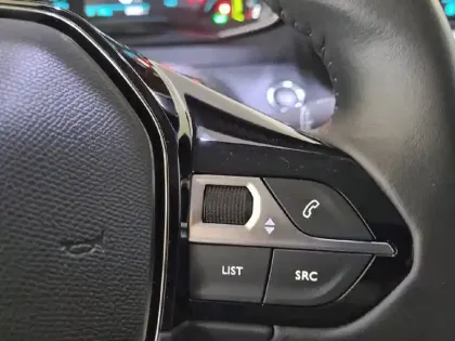 Photo 28 Peugeot 208  Electrique 50 kWh 136ch