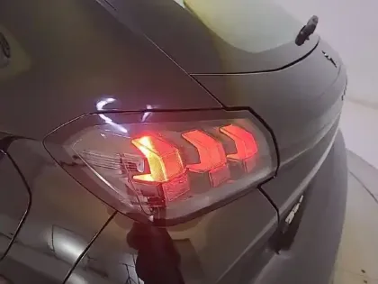 Photo 16 Peugeot 208  Electrique 50 kWh 136ch