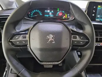 Photo 8 Peugeot 208  Electrique 50 kWh 136ch