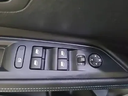 Photo 29 Peugeot 5008  Hybrid 136 e-DCS6