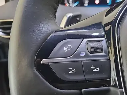 Photo 26 Peugeot 5008  Hybrid 136 e-DCS6