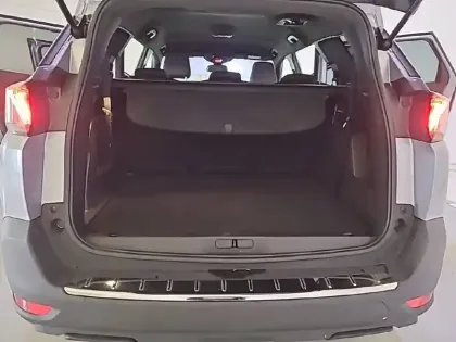 Photo 5 Peugeot 5008  Hybrid 136 e-DCS6