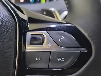 Photo 27 Peugeot 5008  Hybrid 136 e-DCS6