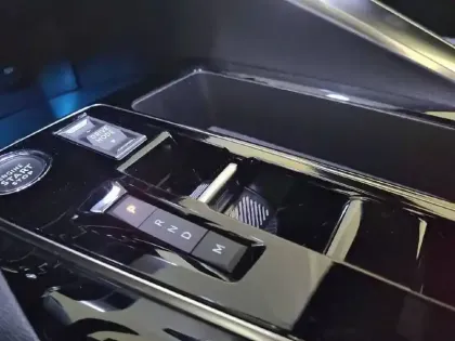 Photo 13 Peugeot 5008  Hybrid 136 e-DCS6