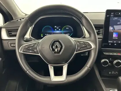 Photo 10 Renault Captur  E-Tech full hybrid 145