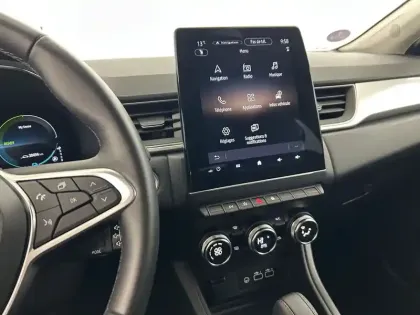 Photo 13 Renault Captur  E-Tech full hybrid 145