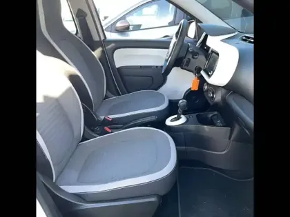 Photo 8 Renault Twingo  III E-Tech