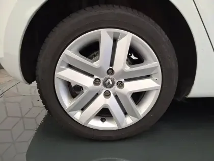 Photo 17 Renault Clio Gén. V (BJA) Ph1 Business 5