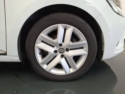 Photo 68 Renault Clio Gén. V (BJA) Ph1 Business 5