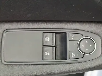 Photo 26 Renault Clio Gén. V (BJA) Ph1 Business 5