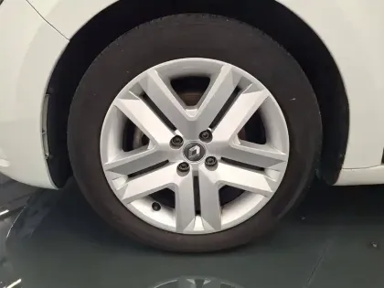 Photo 24 Renault Clio Gén. V (BJA) Ph1 Business 5