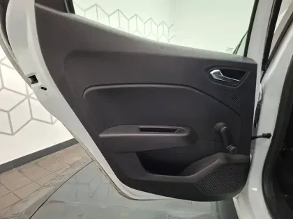 Photo 70 Renault Clio Gén. V (BJA) Ph1 Business 5