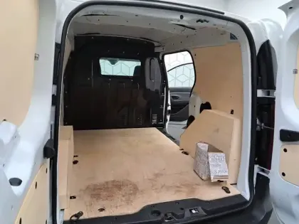 Photo 24 Renault EXPRESS (30) Gén. I Ph1 Confort 4