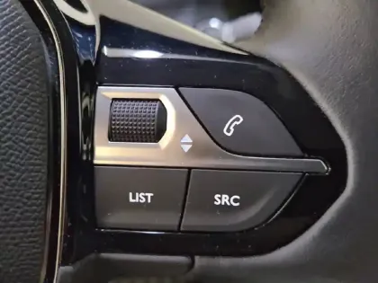 Photo 28 Peugeot 208  PureTech 100 S&S BVM6