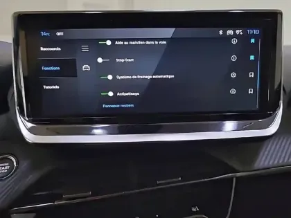 Photo 21 Peugeot 208  PureTech 100 S&S BVM6