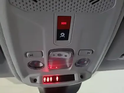 Photo 25 Peugeot 208  PureTech 100 S&S BVM6