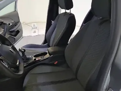 Photo 10 Peugeot 208  PureTech 100 S&S BVM6