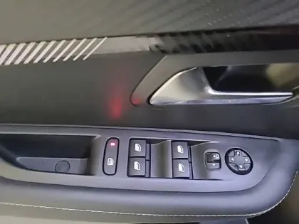 Photo 29 Peugeot 208  PureTech 100 S&S BVM6