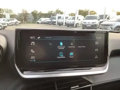 Photo 40 Peugeot 2008  Hybrid 145 e-DCS6