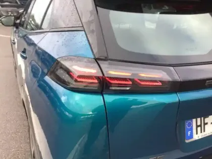 Photo 82 Peugeot 2008  Hybrid 145 e-DCS6