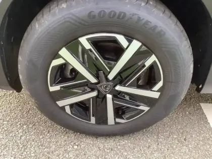 Photo 34 Peugeot 2008  Hybrid 145 e-DCS6