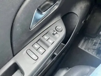 Photo 65 Opel Corsa  1.2 Turbo 100 ch BVM6