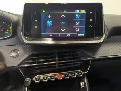 Photo 13 Peugeot 208  Electrique 50 kWh 136ch