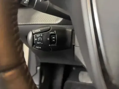 Photo 16 Peugeot 208  Electrique 50 kWh 136ch