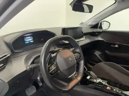 Photo 10 Peugeot 208  Electrique 50 kWh 136ch