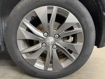 Photo 18 Peugeot 208  Electrique 50 kWh 136ch