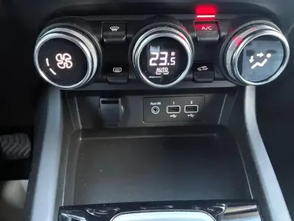 Photo 28 Renault Arkana  mild hybrid 140 EDC FAP - 22