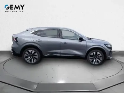 Photo 41 Renault Rafale  E-Tech full hybrid 200