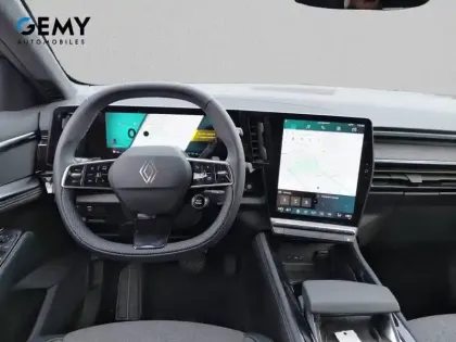 Photo 45 Renault Rafale  E-Tech full hybrid 200