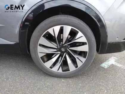 Photo 10 Renault Rafale  E-Tech full hybrid 200