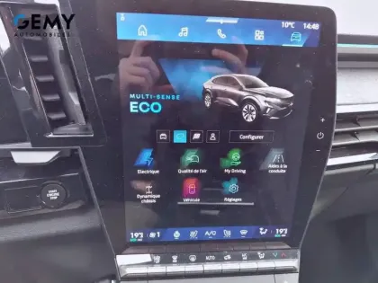 Photo 26 Renault Rafale  E-Tech full hybrid 200