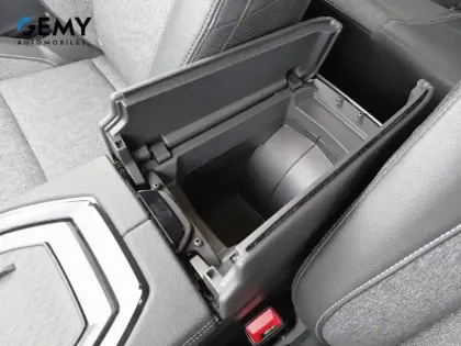 Photo 31 Renault Rafale  E-Tech full hybrid 200