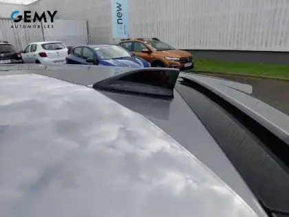 Photo 37 Renault Rafale  E-Tech full hybrid 200