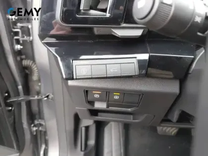 Photo 53 Renault Rafale  E-Tech full hybrid 200