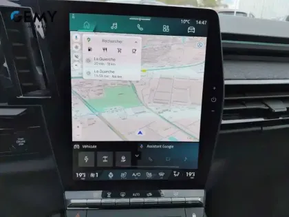 Photo 21 Renault Rafale  E-Tech full hybrid 200