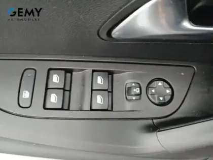 Photo 16 Peugeot 2008  BlueHDi 130 S&S EAT8